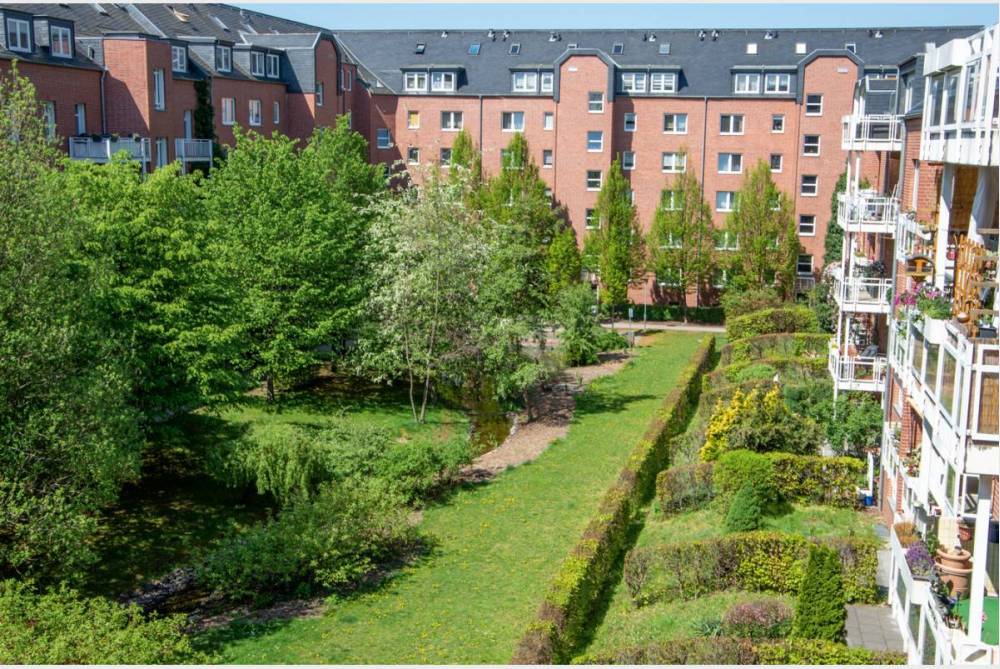 grüner Innenhof