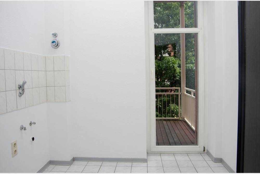 Küche und Balkon