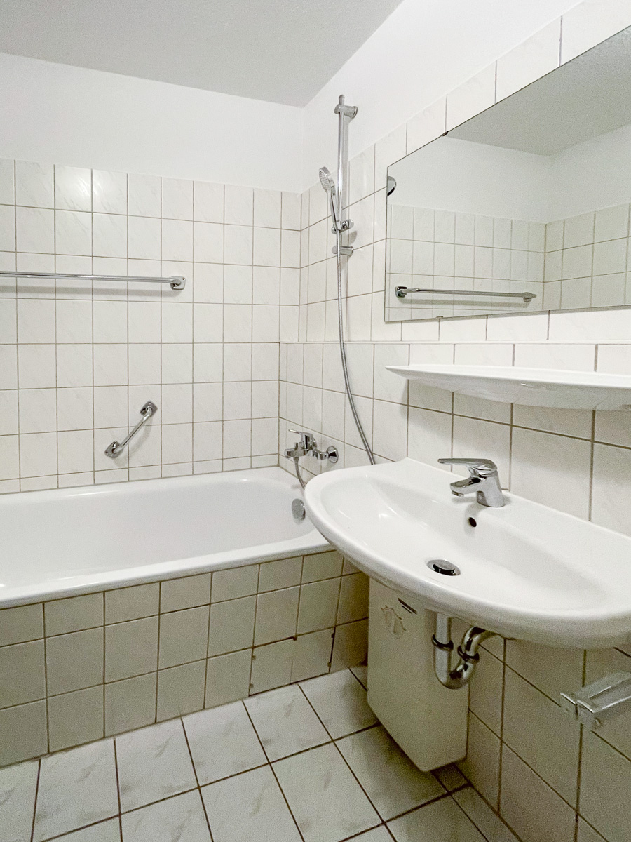 Bad mit Wanne